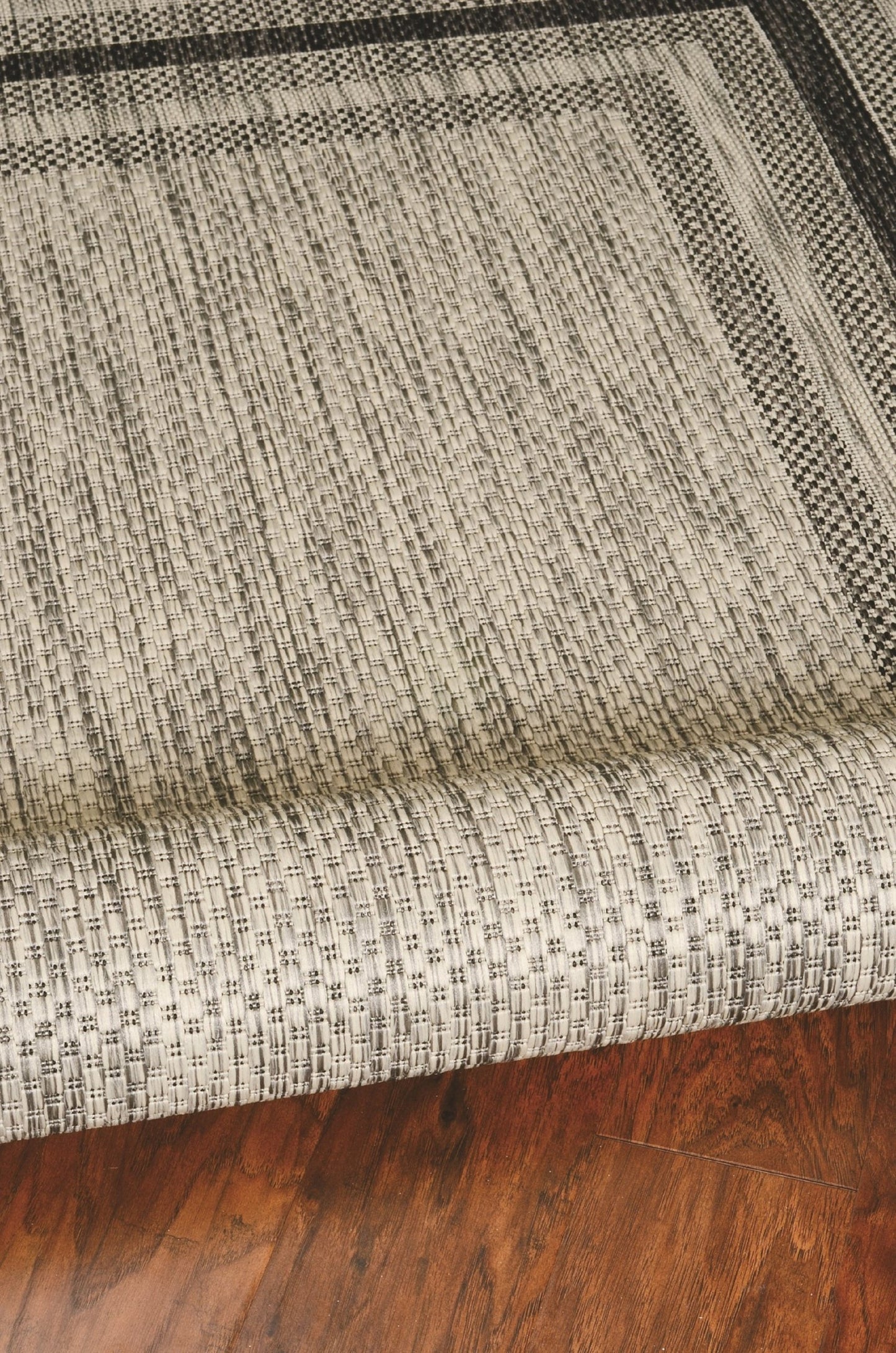 3inches x 5inches Grey Polypropylene Area Rug