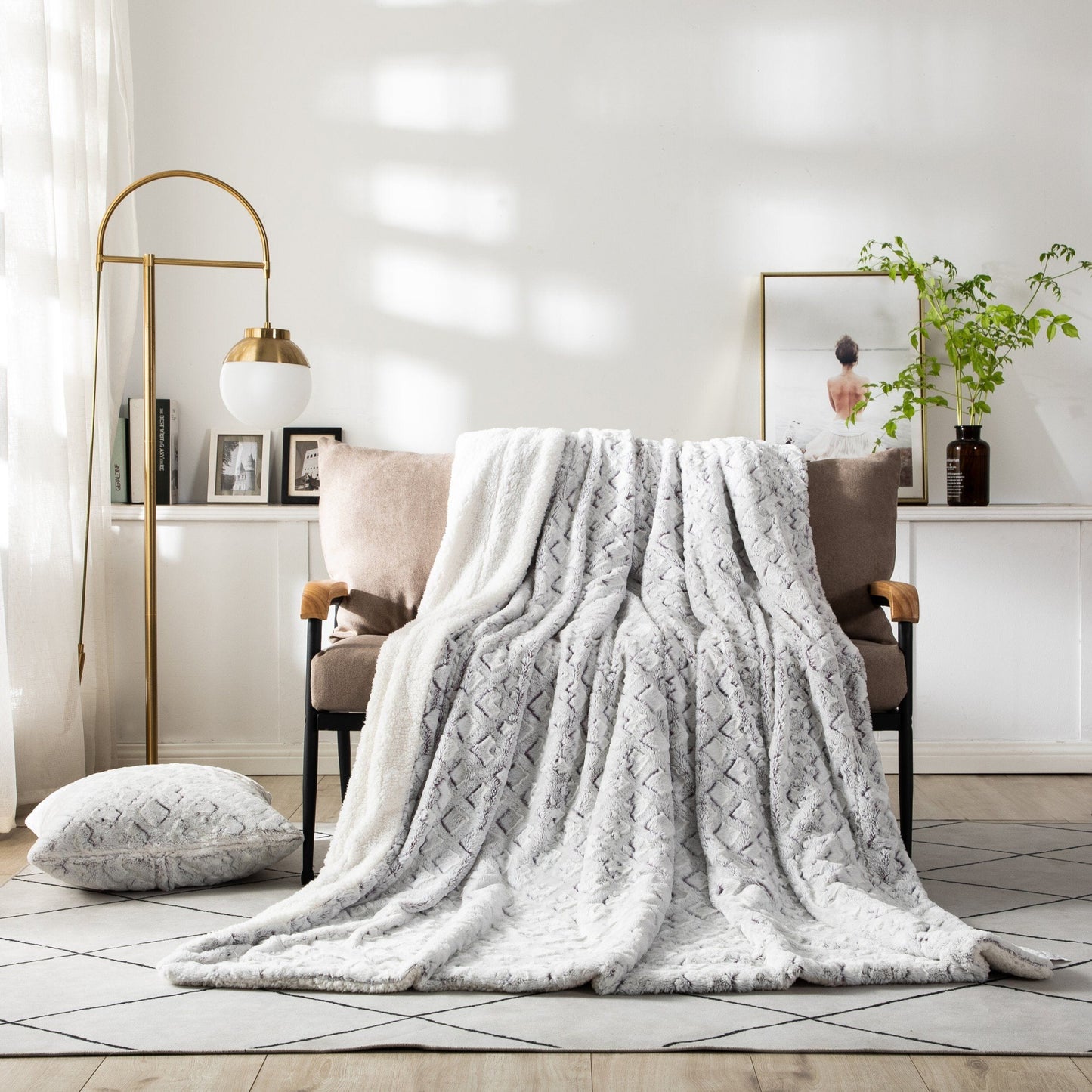 DaDa Bedding Luxury Dreamy Milky White & Purple Sherpa Backside Faux