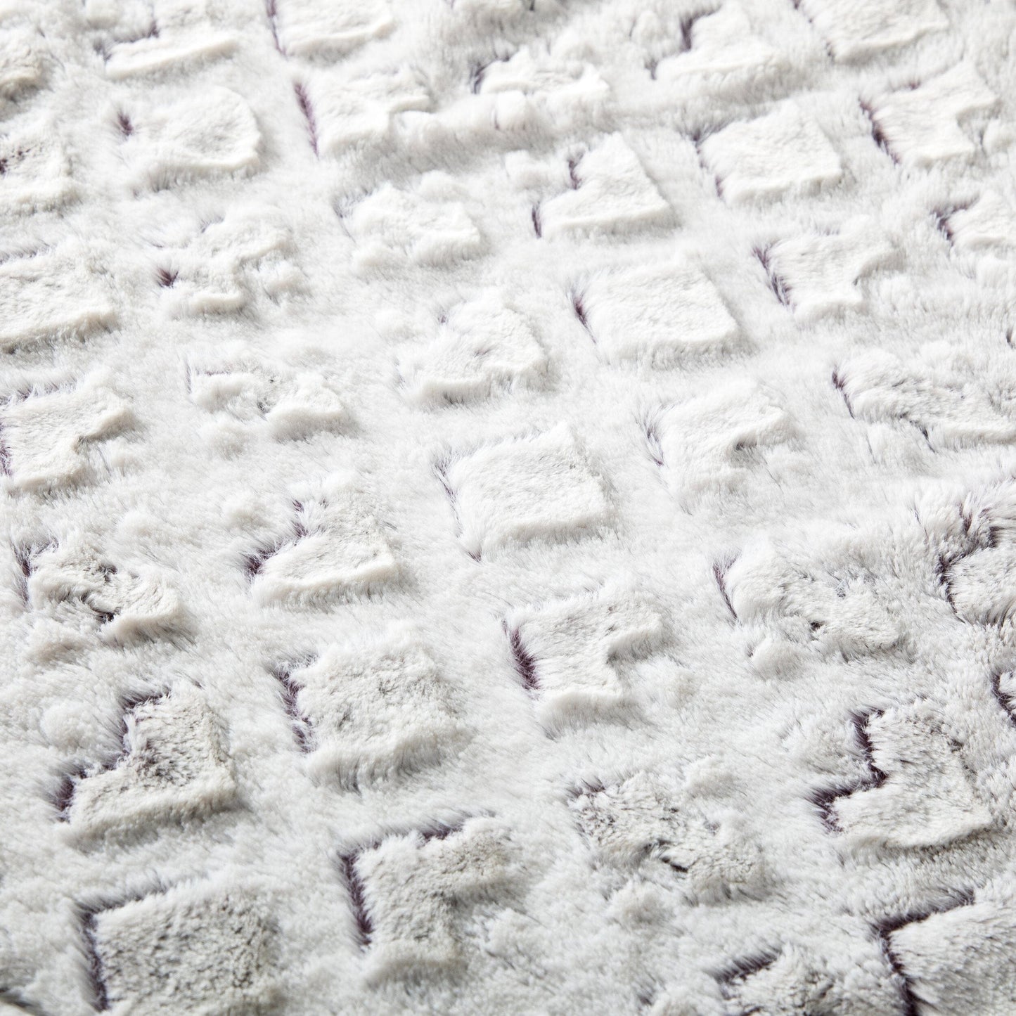 DaDa Bedding Luxury Dreamy Milky White & Purple Sherpa Backside Faux