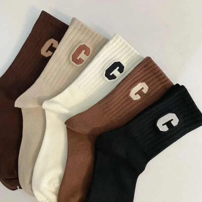 5 pairs of women's C-letter printed socks, fashionable and versatile