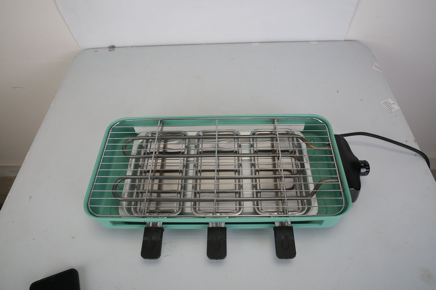 1Pc 2000W Electric Indoor Grill 2 In 1 Electric BBQ Gill With Grill Net Removable Plate 5 Temperature Control 3 Small Trays Dishwasher Safe