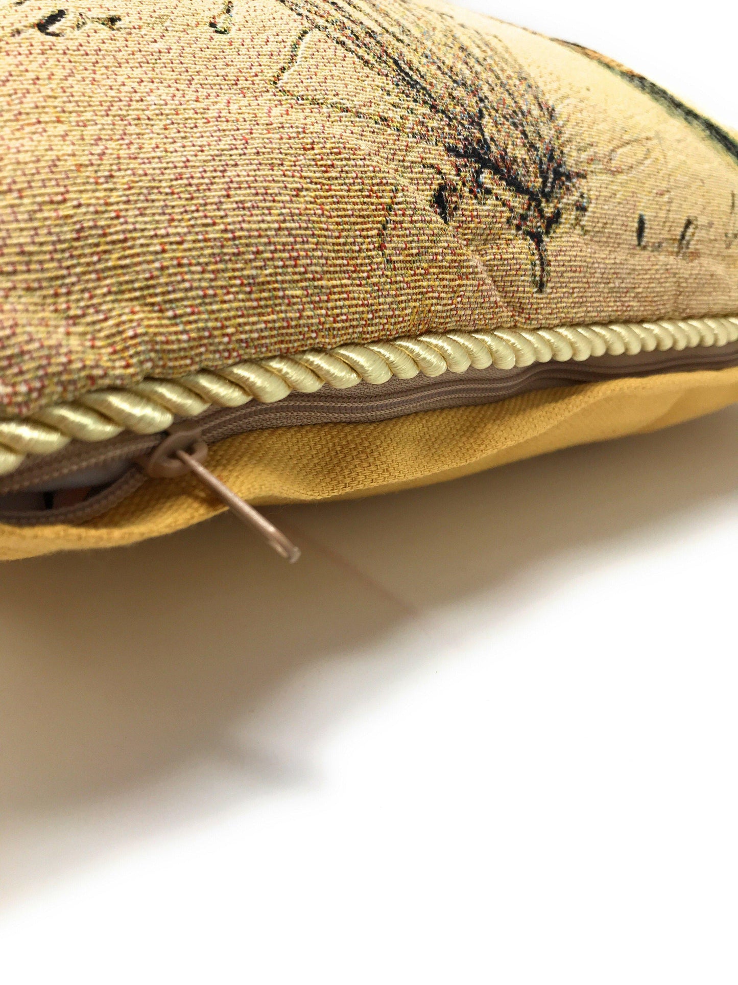DaDa Bedding Dragonfly Dreams Elegant Insect Bug Throw Pillow Cushion