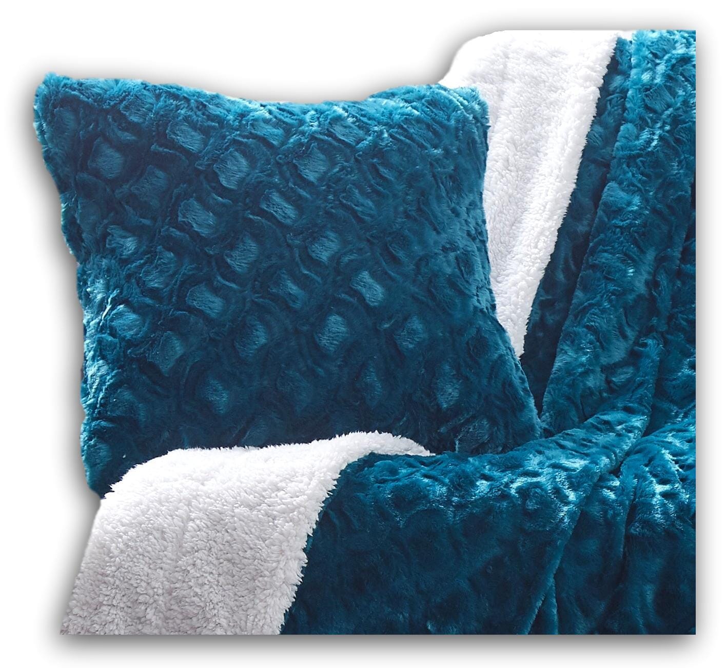 DaDa Bedding Jewel Tones Emerald Green Blue Luxury Faux Fur Throw