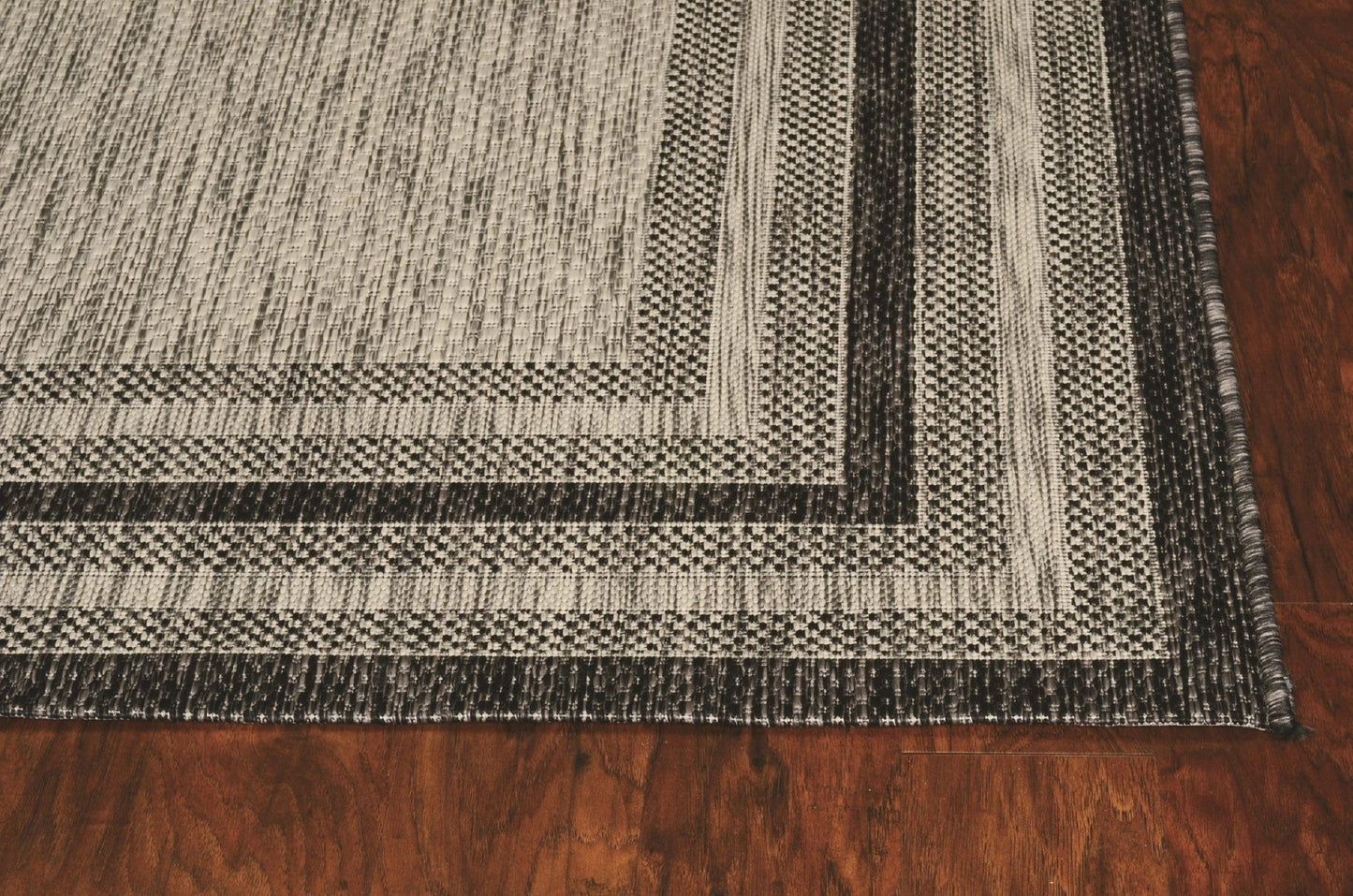 3inches x 5inches Grey Polypropylene Area Rug