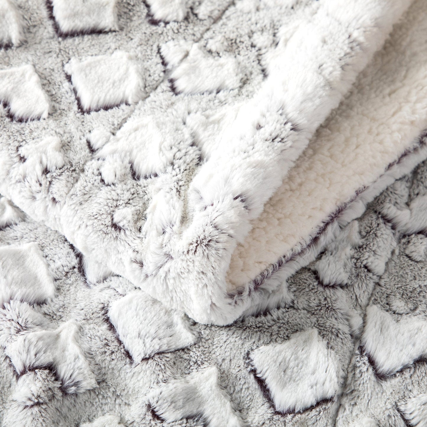 DaDa Bedding Luxury Dreamy Milky White & Purple Sherpa Backside Faux