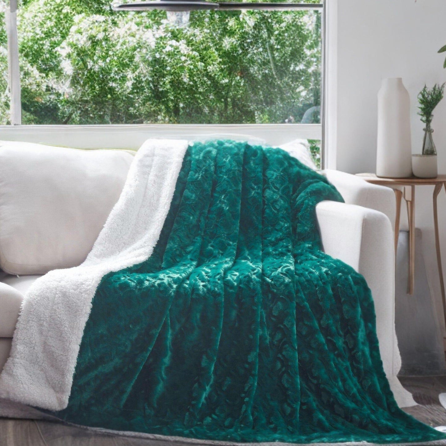 DaDa Bedding Mermaid Scales Emerald Green Blue w/ Sherpa Backside Faux