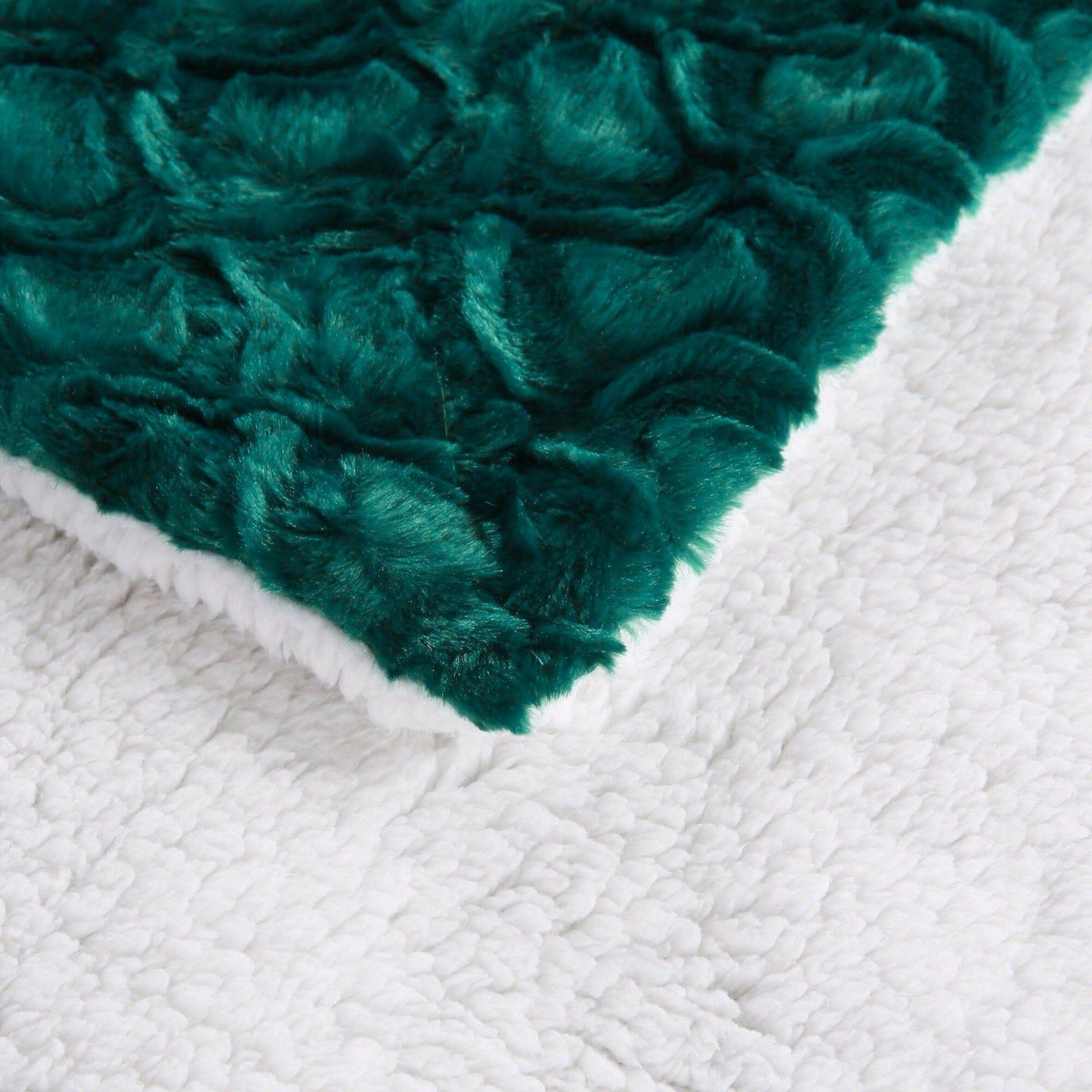 DaDa Bedding Mermaid Scales Emerald Green Blue w/ Sherpa Backside Faux