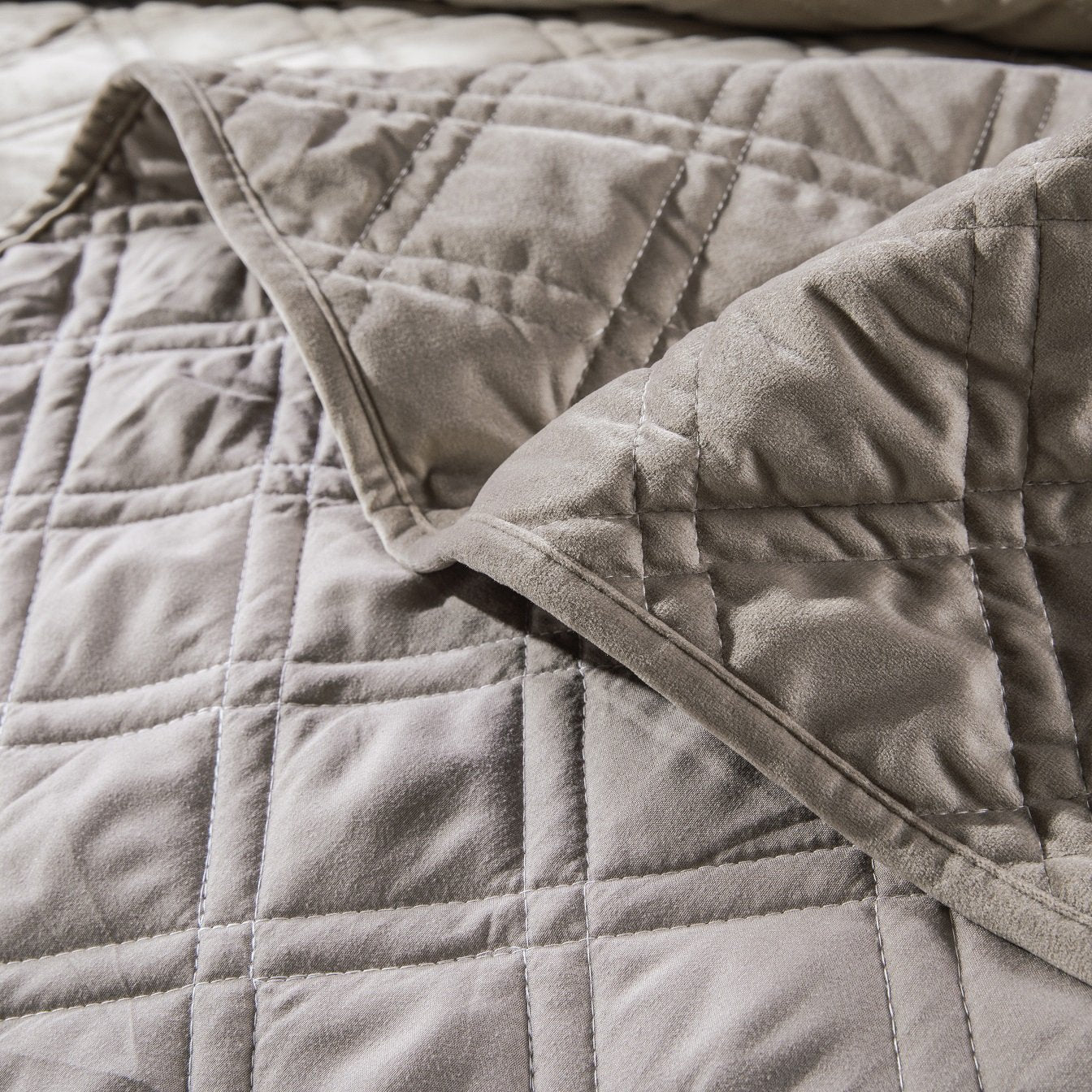 DaDa Bedding Velvety Soft Taupe Grey Velour Coverlet Bedspread Quilt