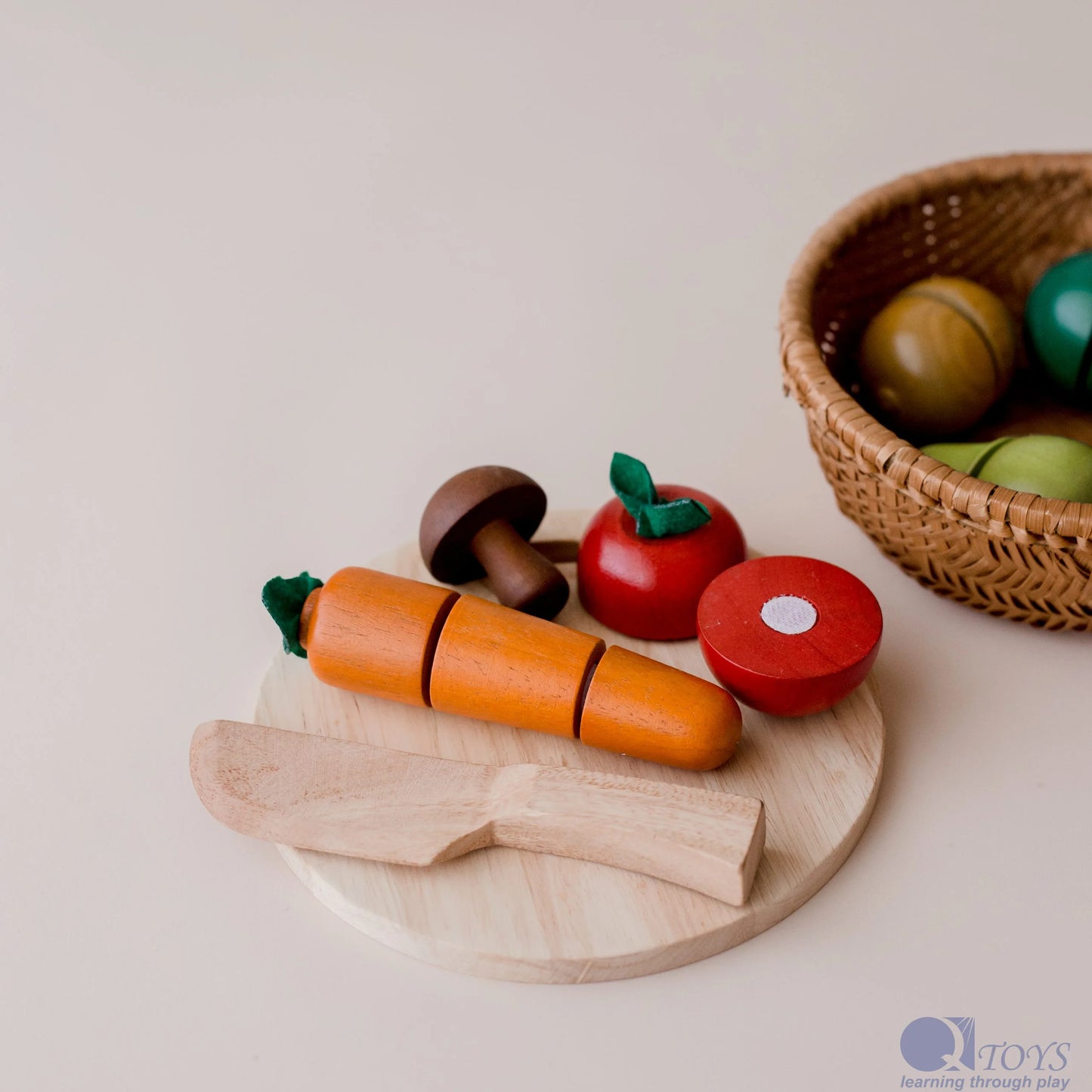 Fruit basket 9 pcs ( with knife